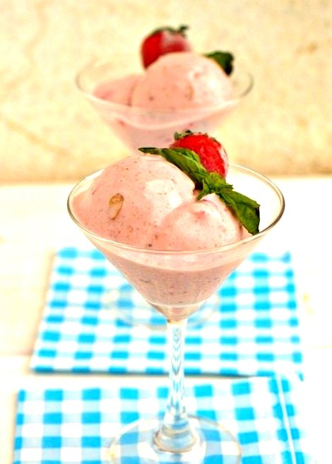 Strawberry, Basil & Roasted Almonds Ice Cream