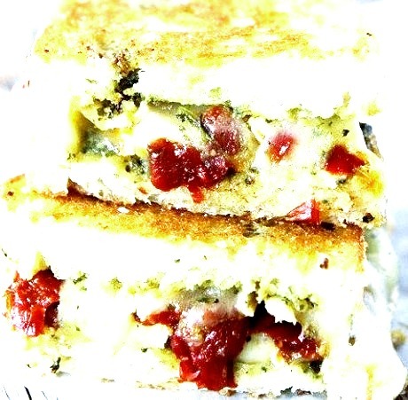 Pesto, brie & sweet pepper grilled cheese